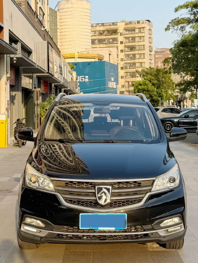 2019 BaoJun 730 1.5T 150HP L4 6MT,autocango,china used car exporter,china ev exporter,chinese used car exporter,chinese used ev exporter