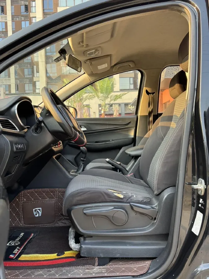 2019 BaoJun 730 1.5T 150HP L4 6MT,autocango,china used car exporter,china ev exporter,chinese used car exporter,chinese used ev exporter