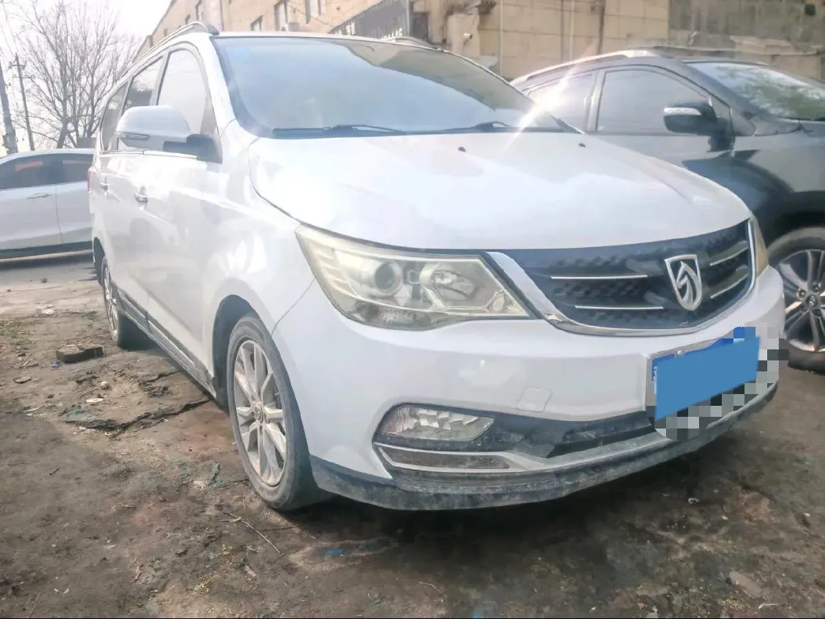 2016 BaoJun 560 1.5T 150HP L4 6MT,autocango,china used car exporter,china ev exporter,chinese used car exporter,chinese used ev exporter