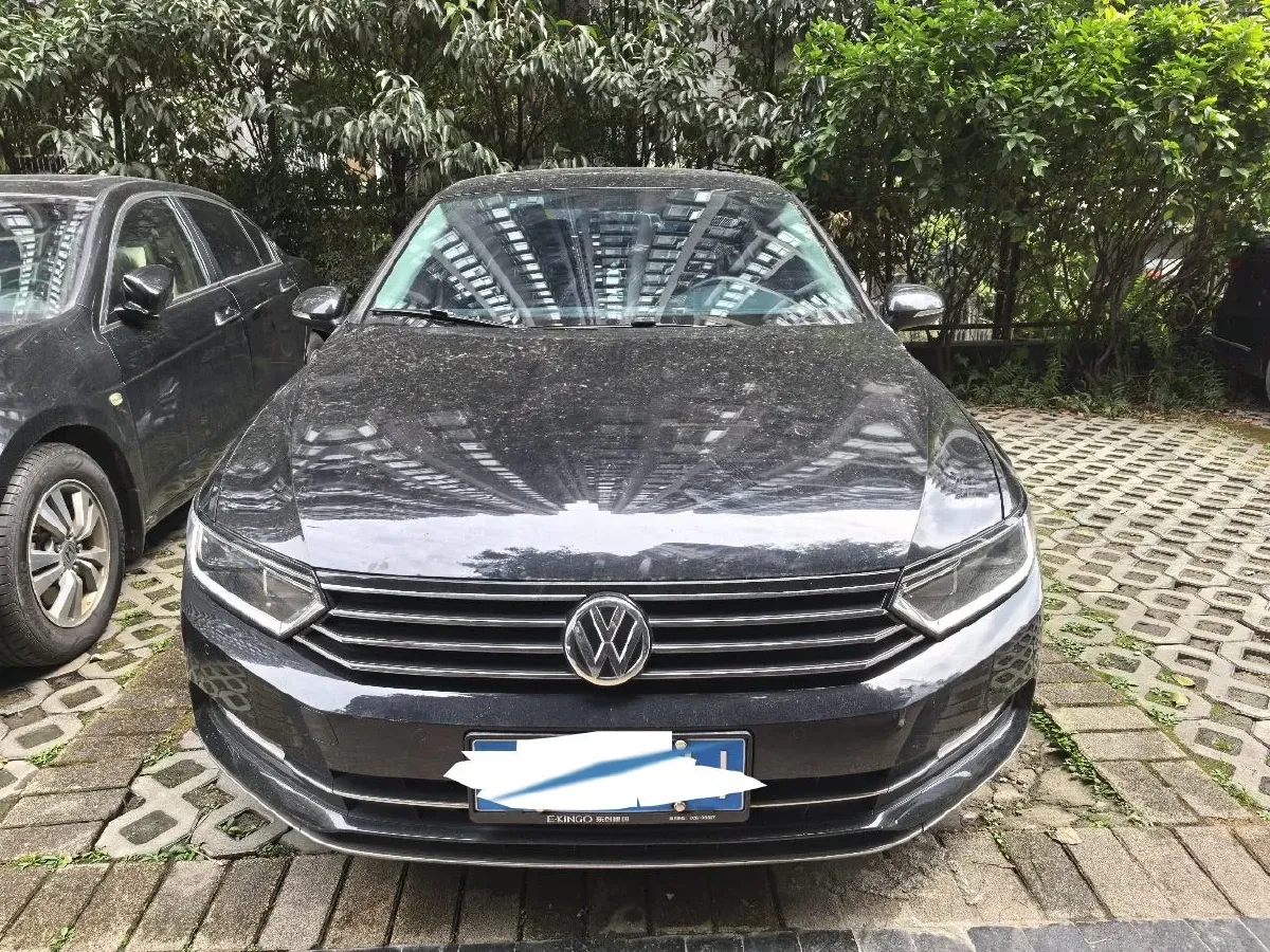 2018 Volkswagen Magotan 1.8T 180HP L4 7DCT,autocango,china used car exporter,china ev exporter,chinese used car exporter,chinese used ev exporter