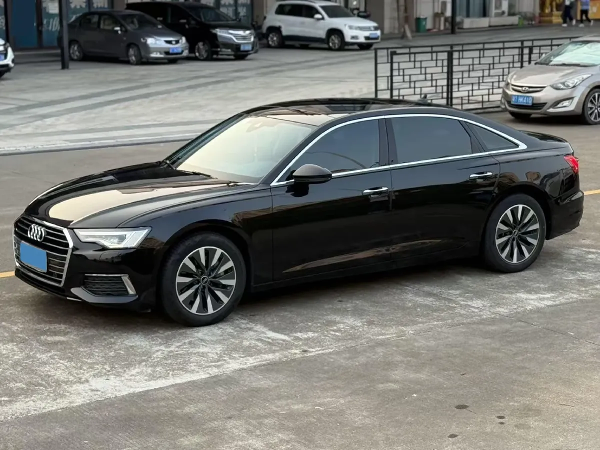 2022 Audi A6L 2.0T 224HP L4 7DCT,autocango,china used car exporter,china ev exporter,chinese used car exporter,chinese used ev exporter