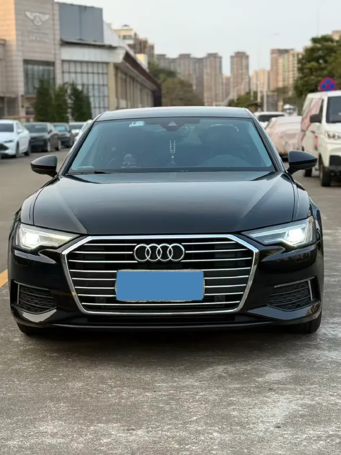 2022 Audi A6L 2.0T 224HP L4 7DCT,autocango,china used car exporter,china ev exporter,chinese used car exporter,chinese used ev exporter
