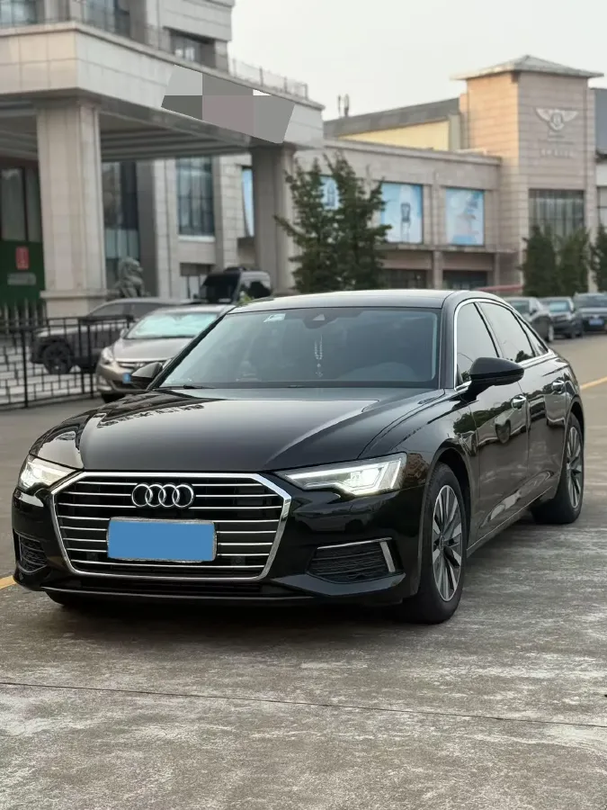 2022 Audi A6L 2.0T 224HP L4 7DCT,autocango,china used car exporter,china ev exporter,chinese used car exporter,chinese used ev exporter