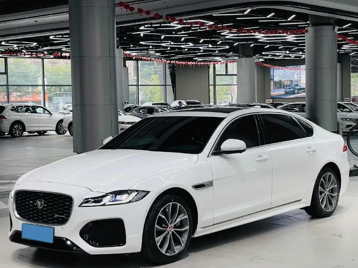 2021 Jaguar XFL 2.0T 250HP L4 8AT,autocango,china used car exporter,china ev exporter,chinese used car exporter,chinese used ev exporter