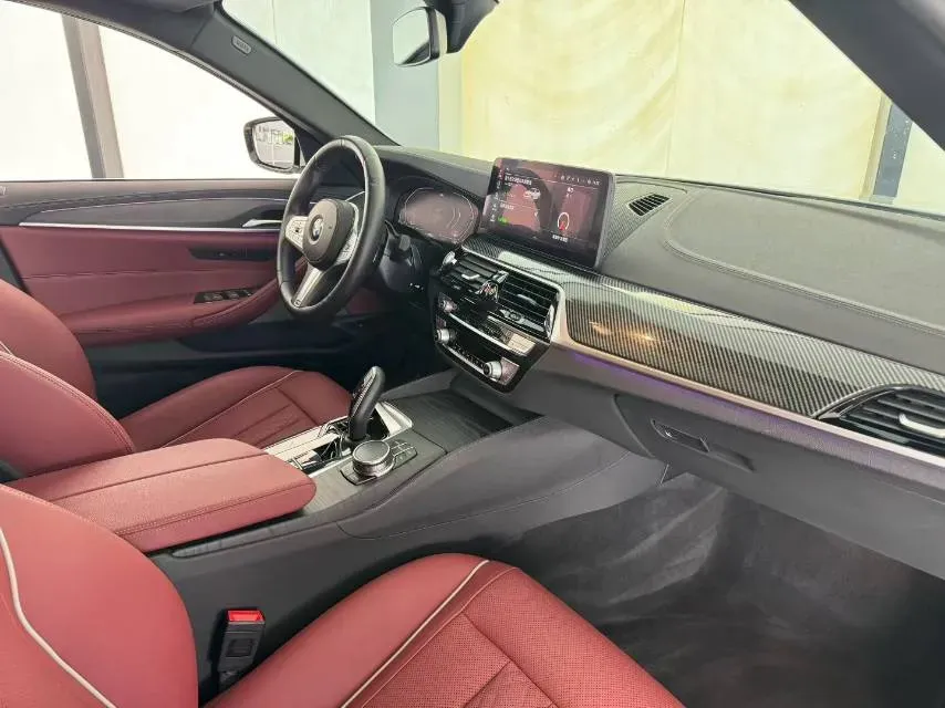 2023 BMW 5 Series 2.0T 245HP L4 8AT,autocango,china used car exporter,china ev exporter,chinese used car exporter,chinese used ev exporter