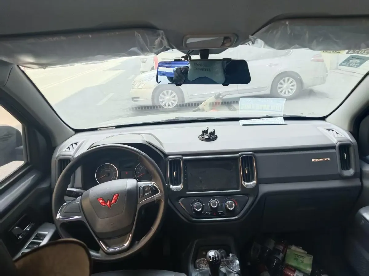 2021 WuLing ZhentTu 1.5L 99HP L4 5MT,autocango,china used car exporter,china ev exporter,chinese used car exporter,chinese used ev exporter