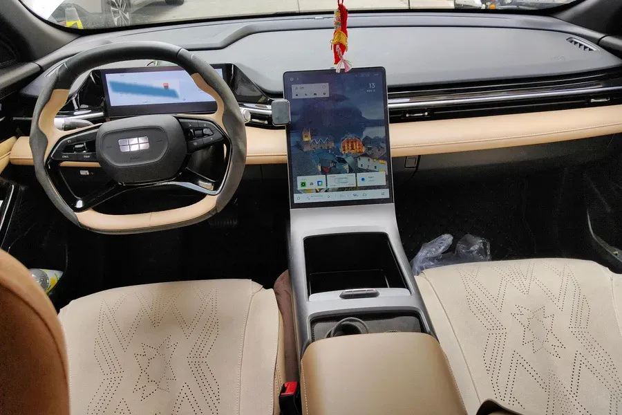 2023 Geely Galaxy L6 1.5T 163HP L4 3DHT PHEV,autocango,china used car exporter,china ev exporter,chinese used car exporter,chinese used ev exporter