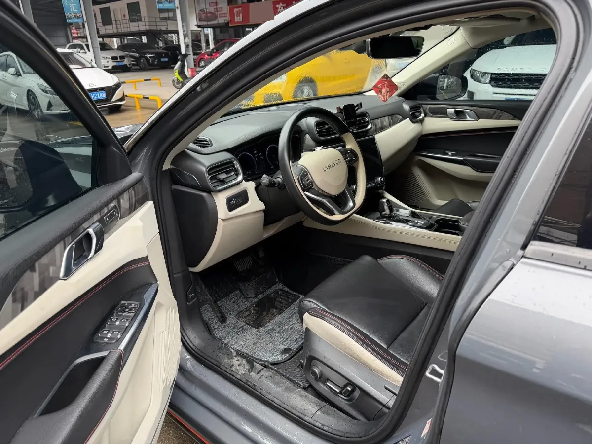 2018 Toyota C-HR 2.0L 171HP L4 CVT,autocango,china used car exporter,china ev exporter,chinese used car exporter,chinese used ev exporter