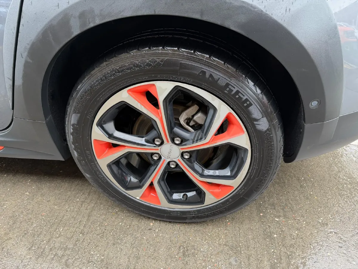 2018 Toyota C-HR 2.0L 171HP L4 CVT,autocango,china used car exporter,china ev exporter,chinese used car exporter,chinese used ev exporter