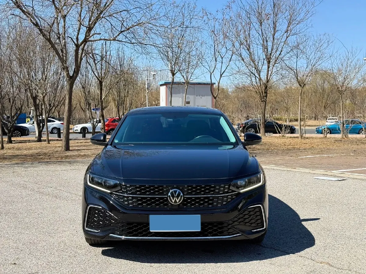 2024 Volkswagen Passat 2.0T 186HP L4 7DCT,autocango,china used car exporter,china ev exporter,chinese used car exporter,chinese used ev exporter