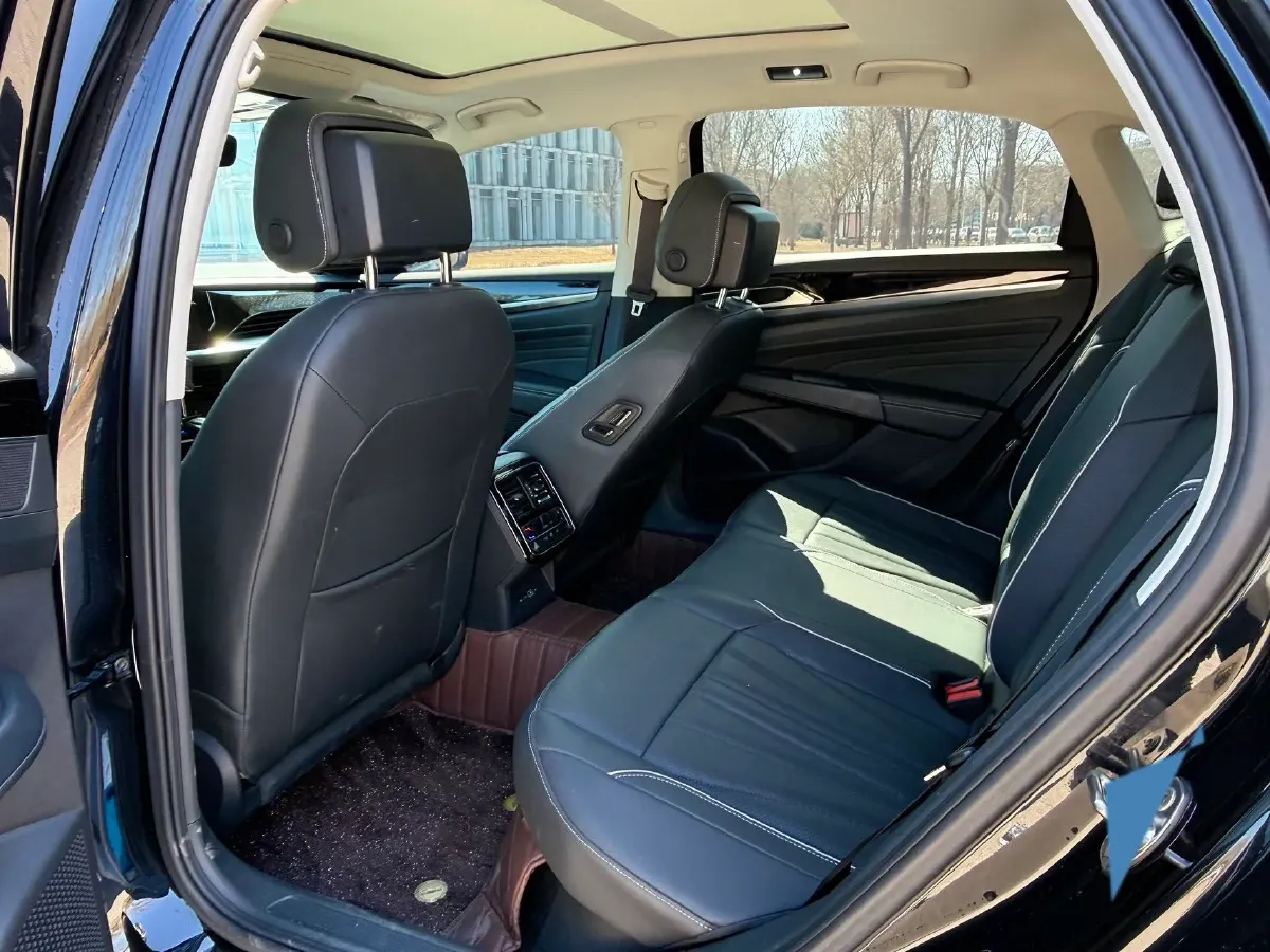 2024 Volkswagen Passat 2.0T 186HP L4 7DCT,autocango,china used car exporter,china ev exporter,chinese used car exporter,chinese used ev exporter