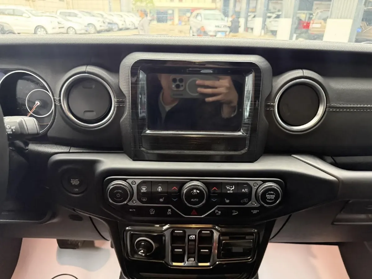 2019 Jeep Wrangler 2.0T 266HP L4 8AT,autocango,china used car exporter,china ev exporter,chinese used car exporter,chinese used ev exporter