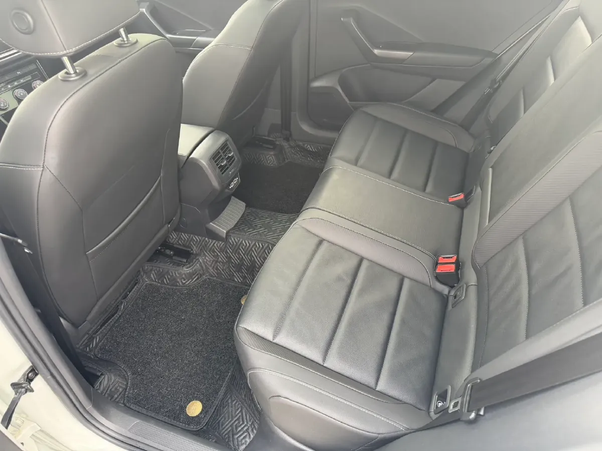 2022 Volkswagen T-Roc 1.4T 150HP L4 7DCT,autocango,china used car exporter,china ev exporter,chinese used car exporter,chinese used ev exporter