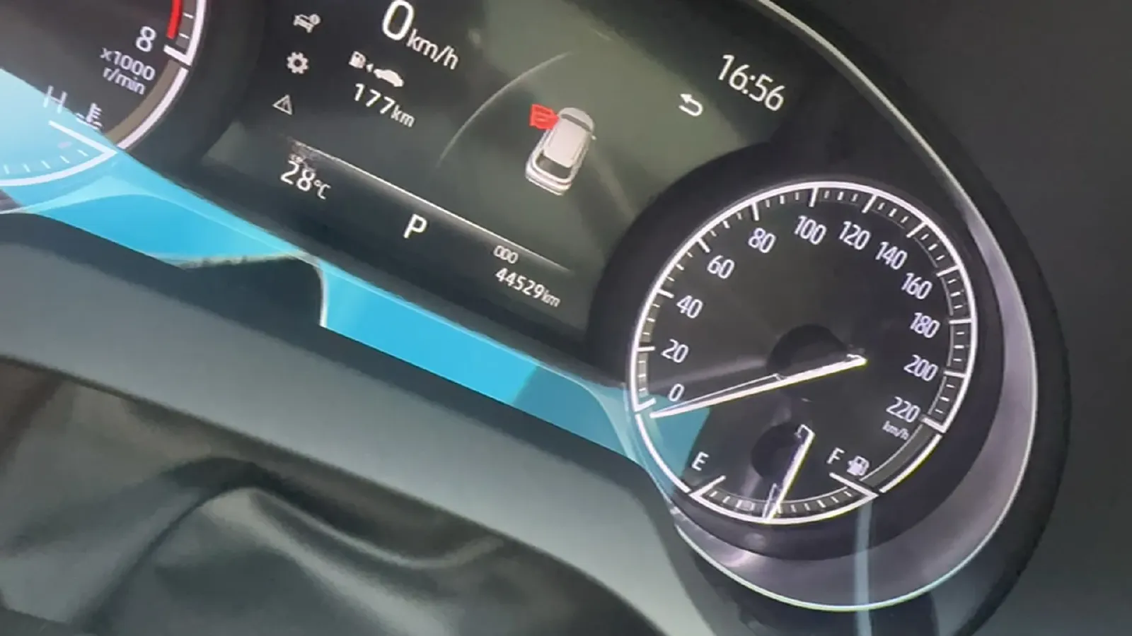 2022 Toyota Harrier 2.0L 171HP L4 CVT,autocango,china used car exporter,china ev exporter,chinese used car exporter,chinese used ev exporter