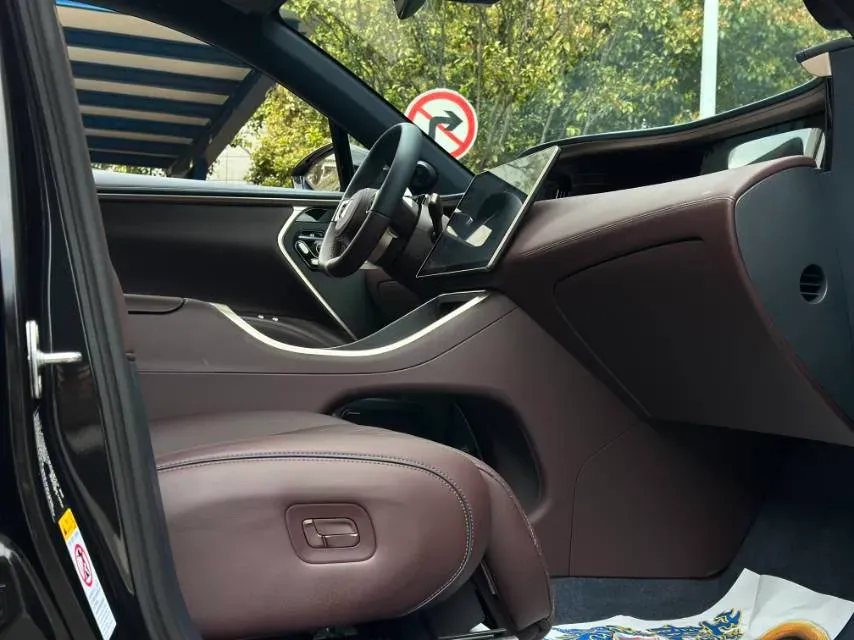 2025 Avatr 11 1.5T 156HP L4 REEV 39.05KWH,autocango,china used car exporter,china ev exporter,chinese used car exporter,chinese used ev exporter