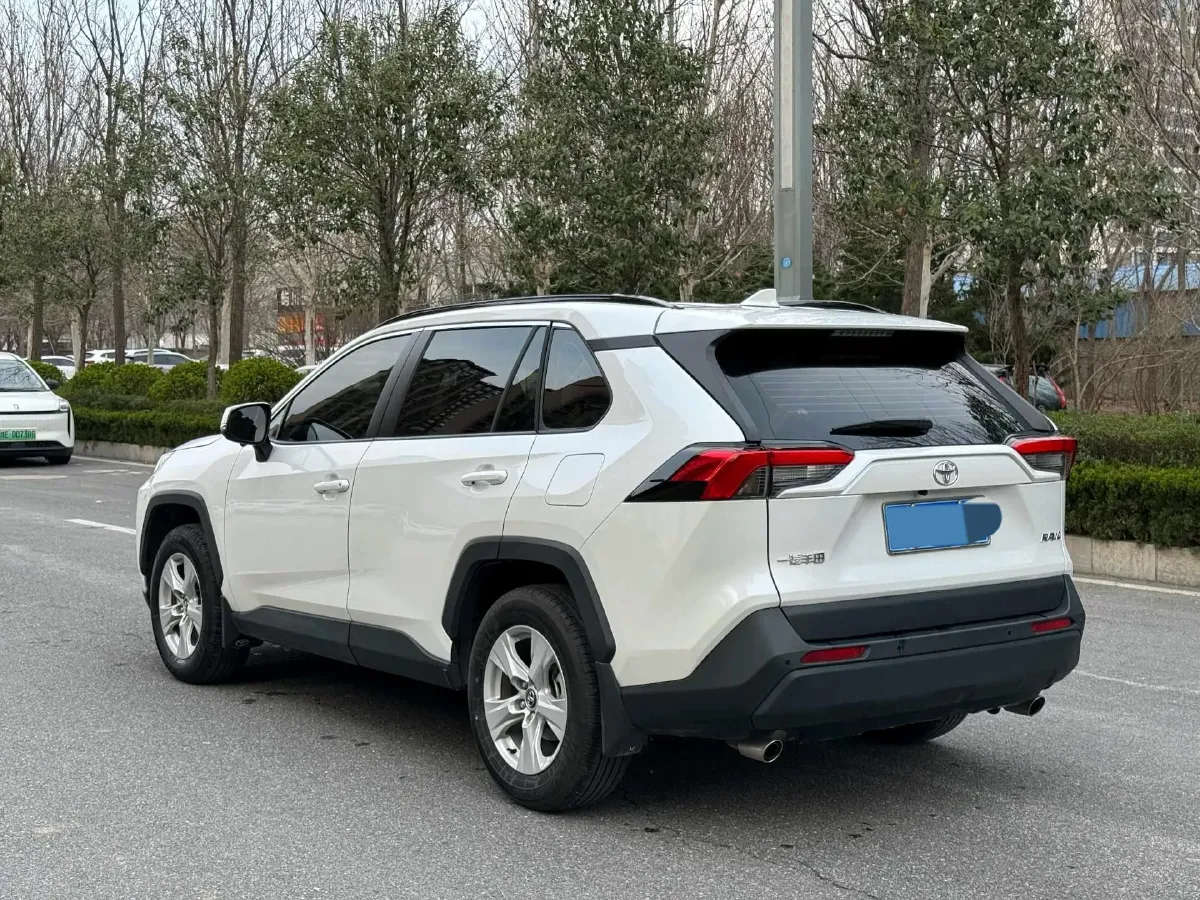 2024 Toyota RAV4 2.0L 171HP L4 CVT,autocango,china used car exporter,china ev exporter,chinese used car exporter,chinese used ev exporter