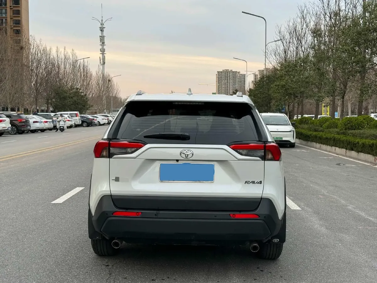 2024 Toyota RAV4 2.0L 171HP L4 CVT,autocango,china used car exporter,china ev exporter,chinese used car exporter,chinese used ev exporter