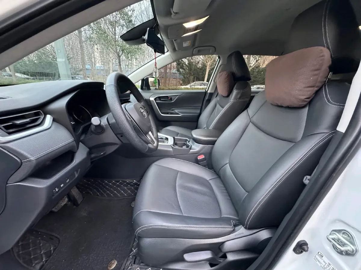 2024 Toyota RAV4 2.0L 171HP L4 CVT,autocango,china used car exporter,china ev exporter,chinese used car exporter,chinese used ev exporter