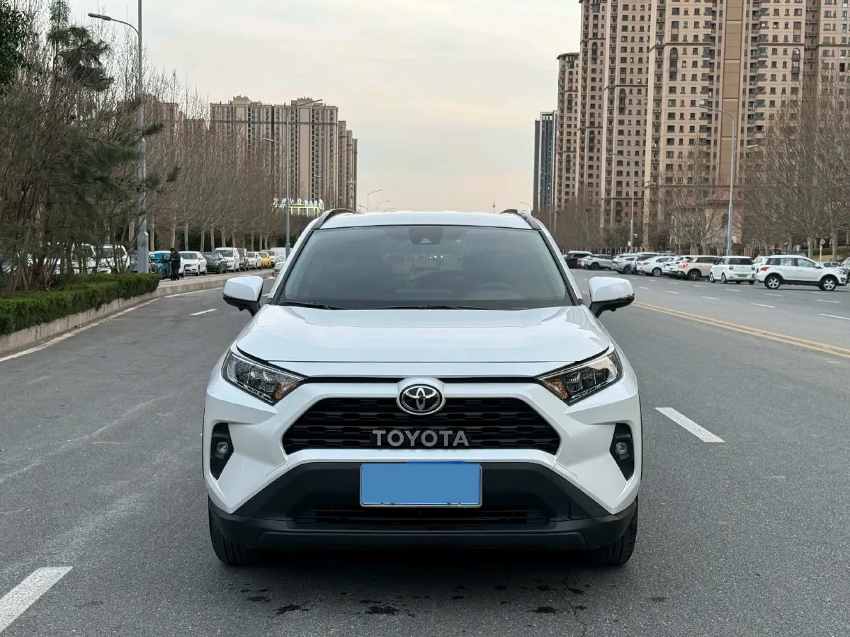 2024 Toyota RAV4 2.0L 171HP L4 CVT,autocango,china used car exporter,china ev exporter,chinese used car exporter,chinese used ev exporter