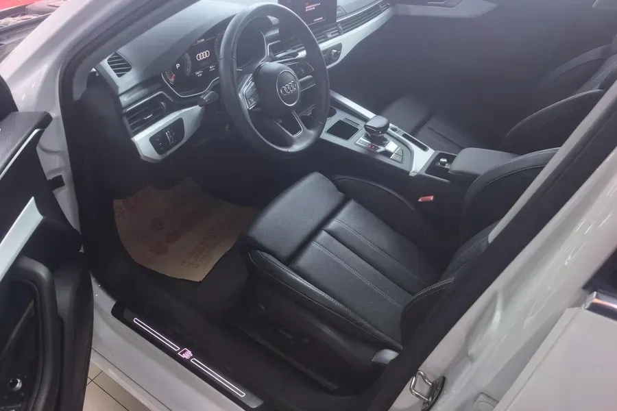 2020 Audi A4L 2.0T 190HP L4 7DCT,autocango,china used car exporter,china ev exporter,chinese used car exporter,chinese used ev exporter