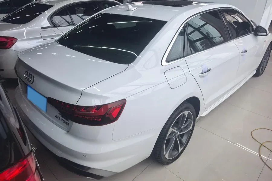 2020 Audi A4L 2.0T 190HP L4 7DCT,autocango,china used car exporter,china ev exporter,chinese used car exporter,chinese used ev exporter