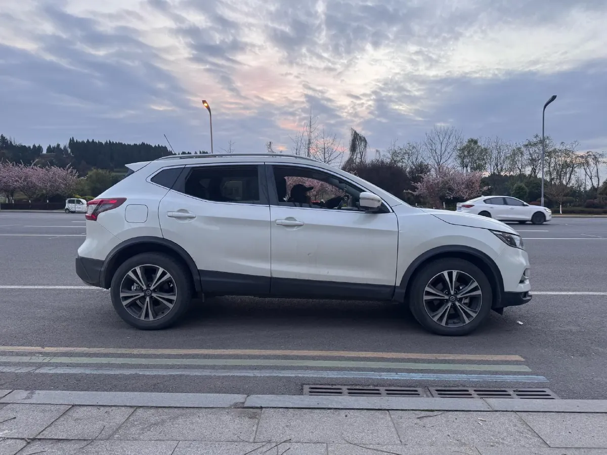 2022 Nissan Qashqai 2.0L 151HP L4 CVT,autocango,china used car exporter,china ev exporter,chinese used car exporter,chinese used ev exporter
