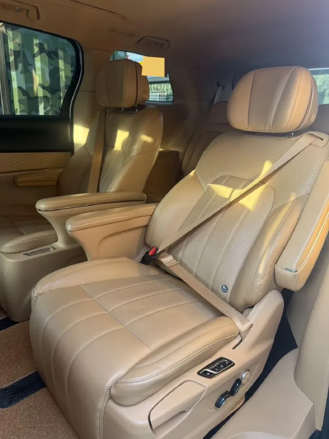 2022 Voyah Dream 1.5T 136HP L4 PHEV 25.57KWH,autocango,china used car exporter,china ev exporter,chinese used car exporter,chinese used ev exporter