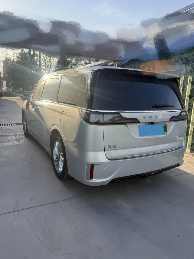 2022 Voyah Dream 1.5T 136HP L4 PHEV 25.57KWH,autocango,china used car exporter,china ev exporter,chinese used car exporter,chinese used ev exporter