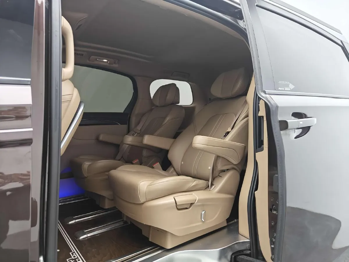 2021 Buick GL8 2.0T 237HP L4 9AT,autocango,china used car exporter,china ev exporter,chinese used car exporter,chinese used ev exporter