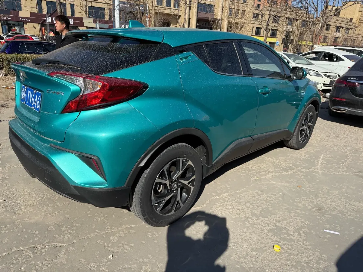 2018 Toyota C-HR 2.0L 171HP L4 CVT,autocango,china used car exporter,china ev exporter,chinese used car exporter,chinese used ev exporter