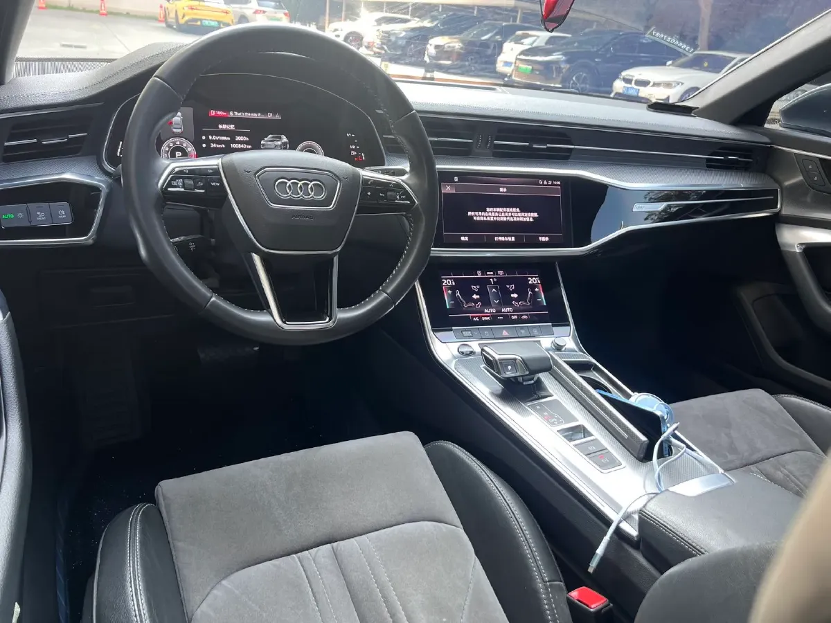 2020 Audi A6L 2.0T 190HP L4 7DCT,autocango,china used car exporter,china ev exporter,chinese used car exporter,chinese used ev exporter