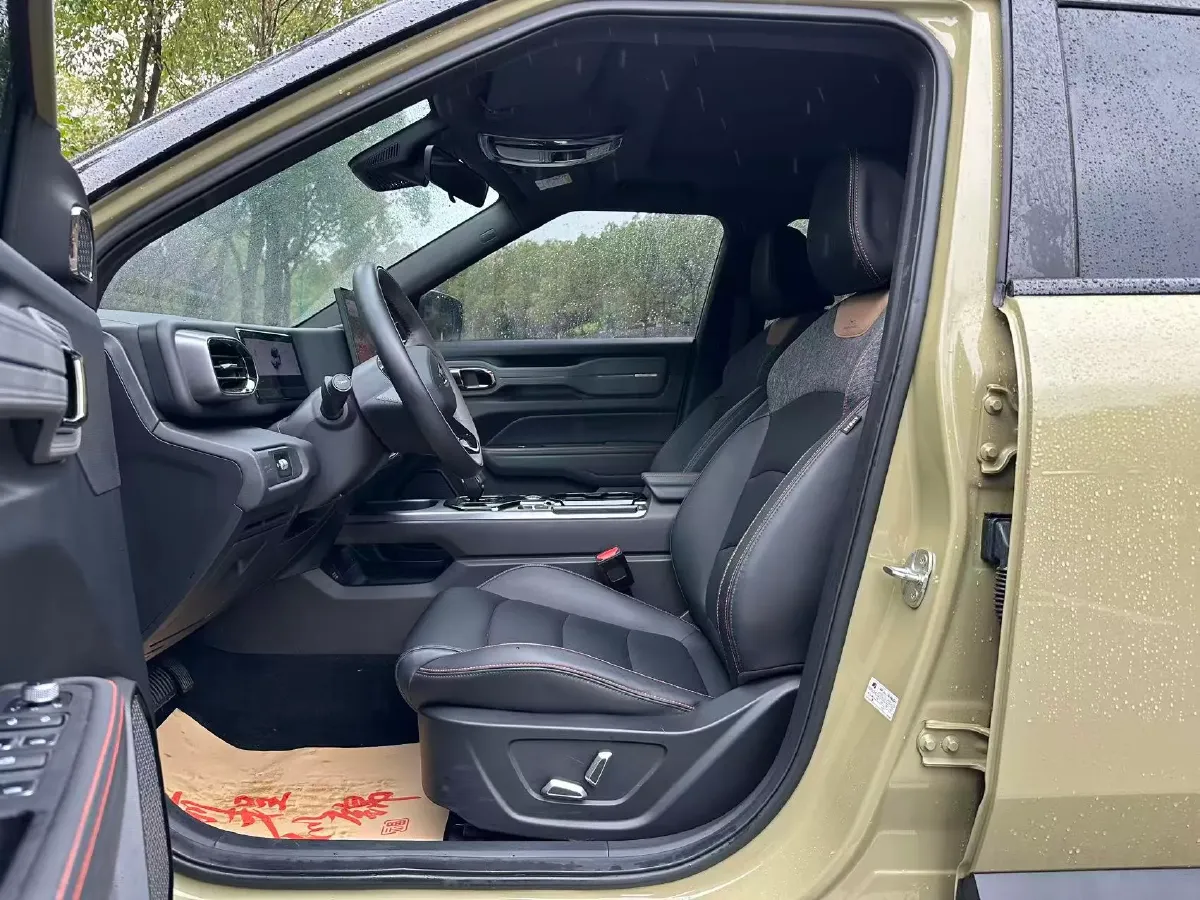 2025 Geely Cowboy 1.5T 181HP L4 7DCT,autocango,china used car exporter,china ev exporter,chinese used car exporter,chinese used ev exporter