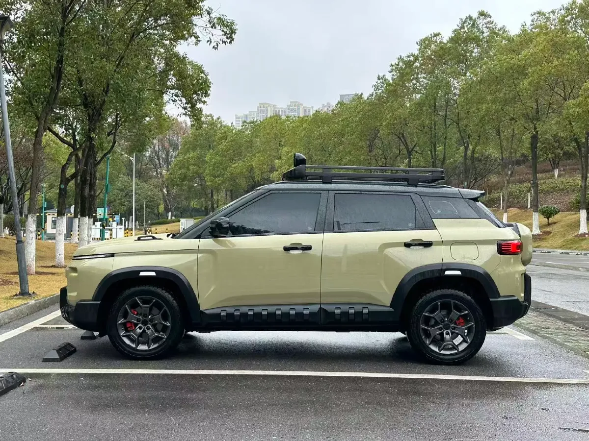 2025 Geely Cowboy 1.5T 181HP L4 7DCT,autocango,china used car exporter,china ev exporter,chinese used car exporter,chinese used ev exporter