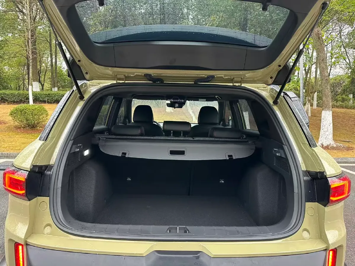 2025 Geely Cowboy 1.5T 181HP L4 7DCT,autocango,china used car exporter,china ev exporter,chinese used car exporter,chinese used ev exporter