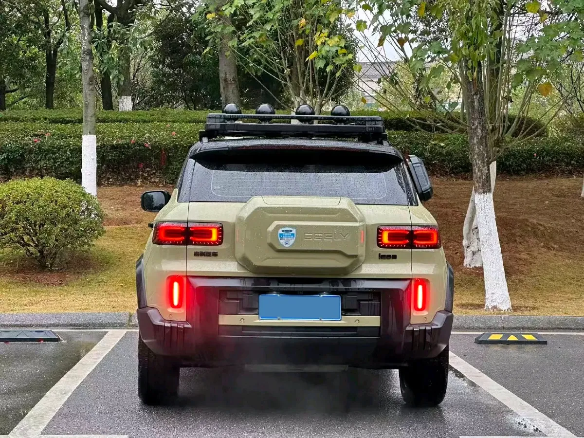 2025 Geely Cowboy 1.5T 181HP L4 7DCT,autocango,china used car exporter,china ev exporter,chinese used car exporter,chinese used ev exporter