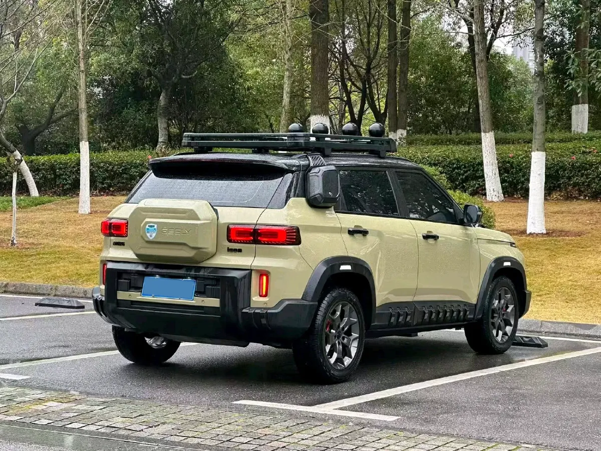 2025 Geely Cowboy 1.5T 181HP L4 7DCT,autocango,china used car exporter,china ev exporter,chinese used car exporter,chinese used ev exporter