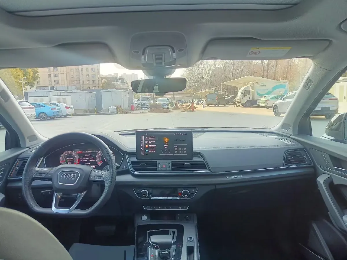 2022 Audi Q5L 2.0T 252HP L4 7DCT,autocango,china used car exporter,china ev exporter,chinese used car exporter,chinese used ev exporter