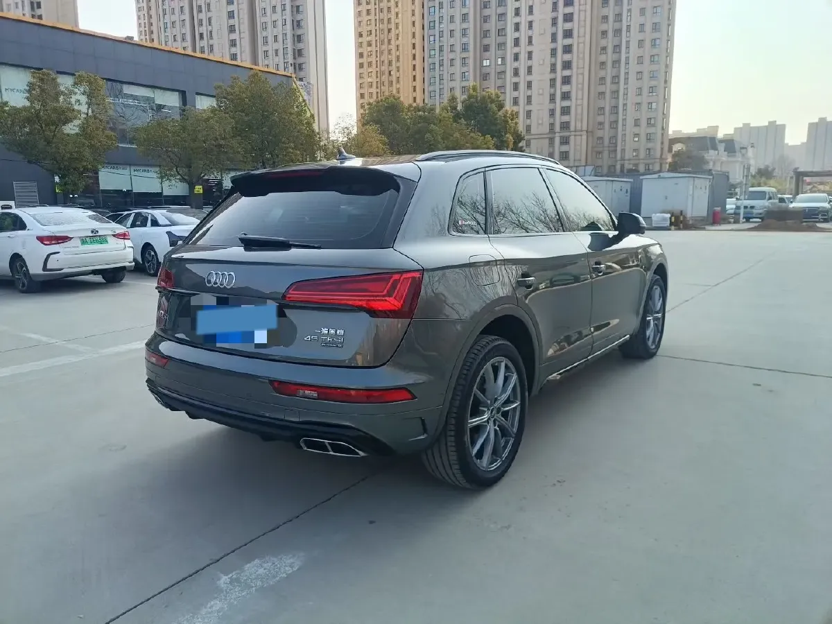 2022 Audi Q5L 2.0T 252HP L4 7DCT,autocango,china used car exporter,china ev exporter,chinese used car exporter,chinese used ev exporter