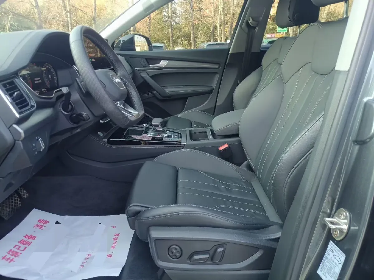 2022 Audi Q5L 2.0T 252HP L4 7DCT,autocango,china used car exporter,china ev exporter,chinese used car exporter,chinese used ev exporter