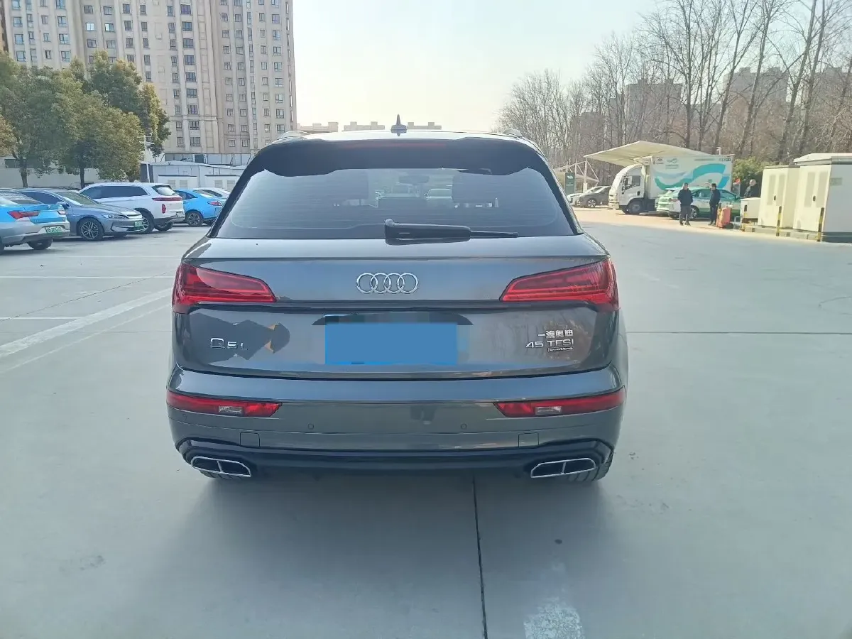 2022 Audi Q5L 2.0T 252HP L4 7DCT,autocango,china used car exporter,china ev exporter,chinese used car exporter,chinese used ev exporter