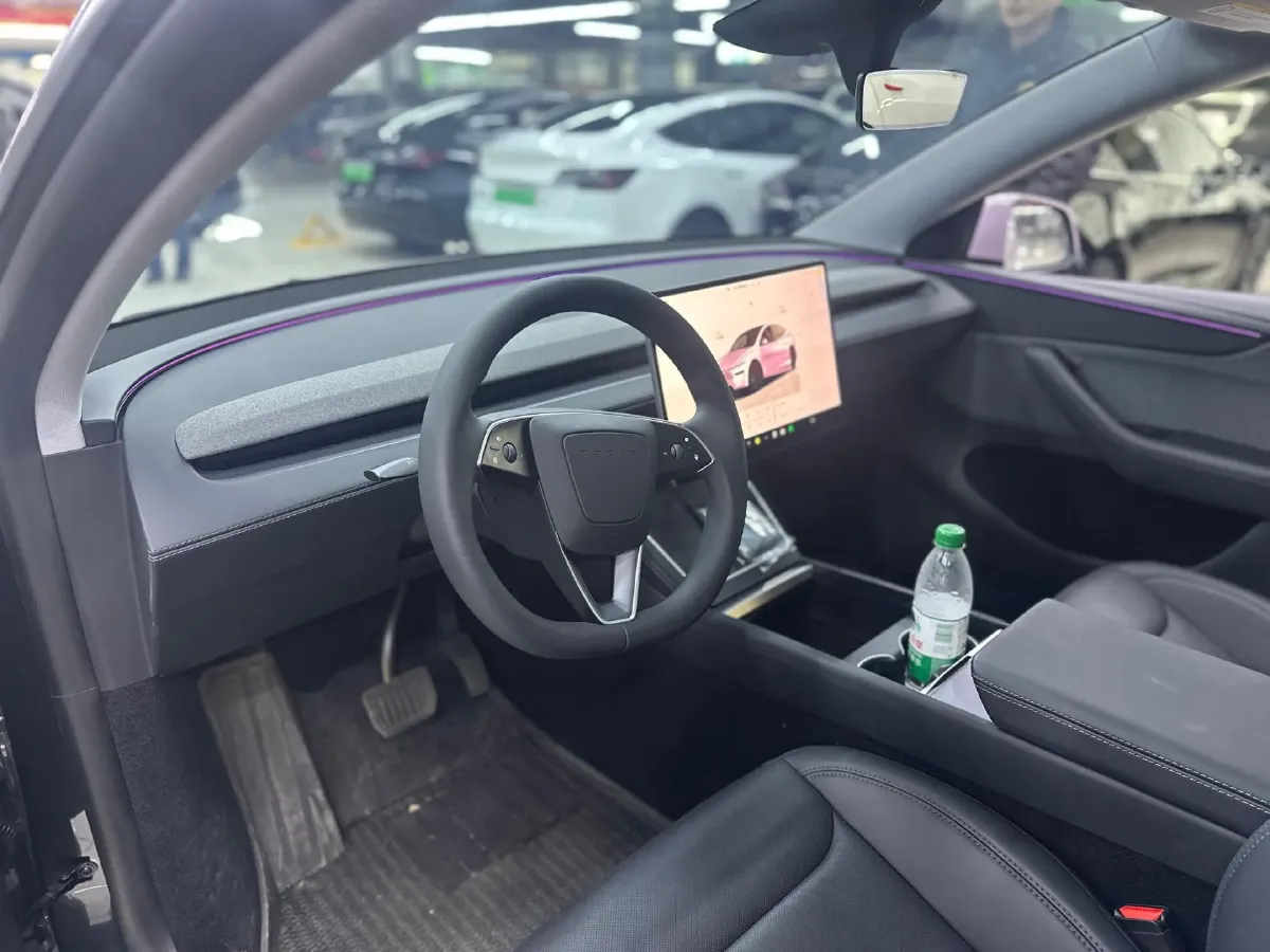 2025 Tesla Model Y BEV 62.5KWH,autocango,china used car exporter,china ev exporter,chinese used car exporter,chinese used ev exporter
