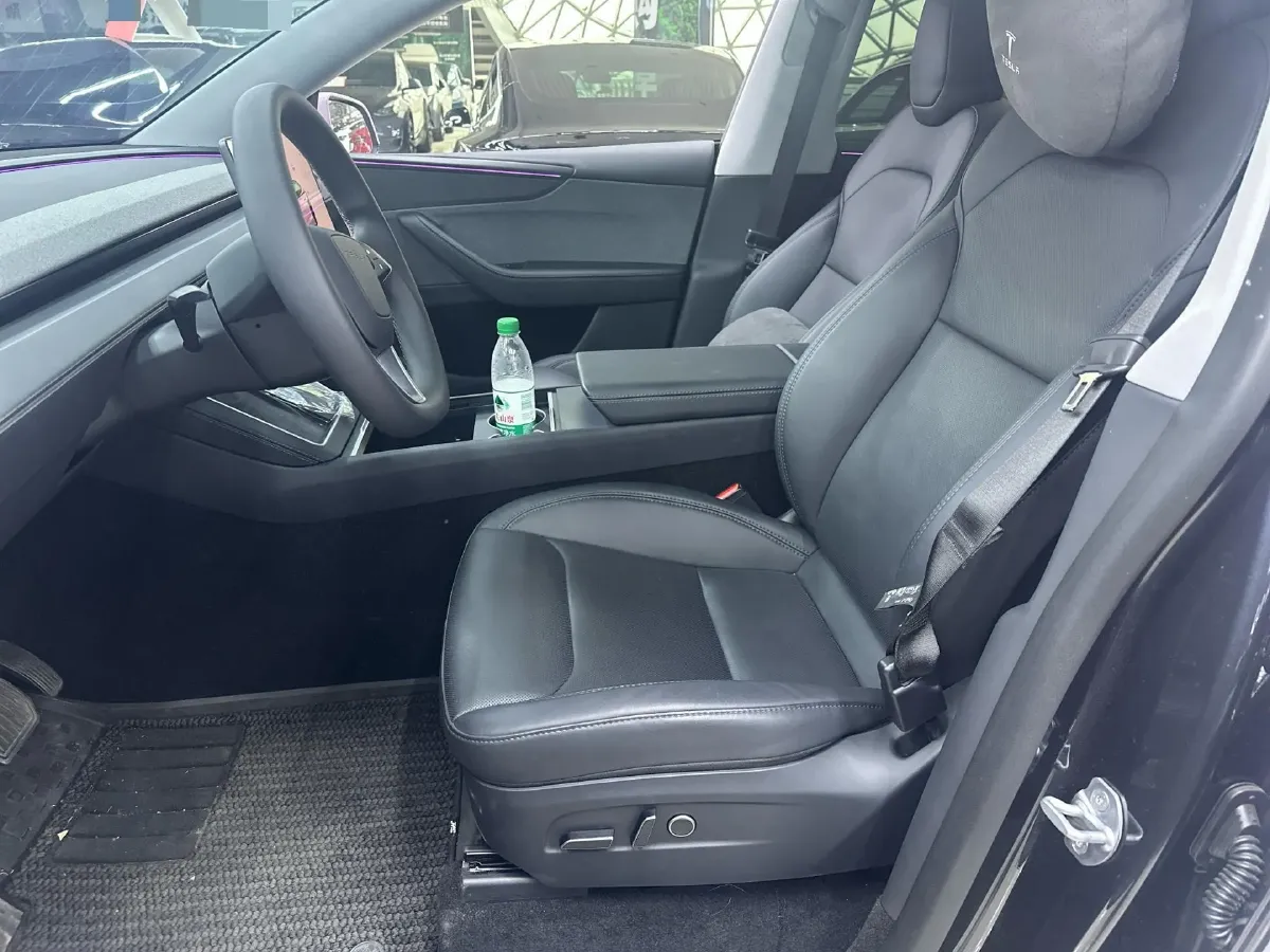 2025 Tesla Model Y BEV 62.5KWH,autocango,china used car exporter,china ev exporter,chinese used car exporter,chinese used ev exporter