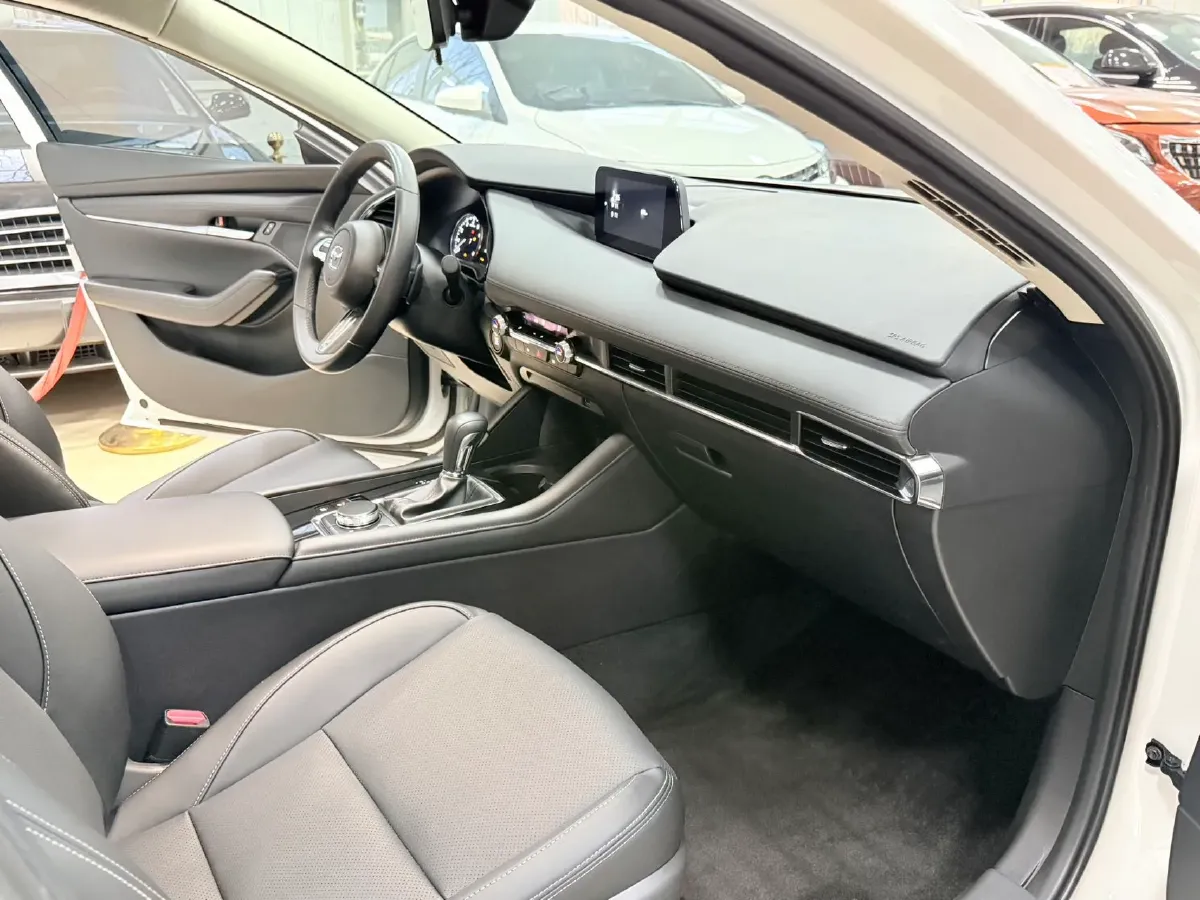 2021 Mazda 3 Axela 2.0L 158HP L4 6AT,autocango,china used car exporter,china ev exporter,chinese used car exporter,chinese used ev exporter