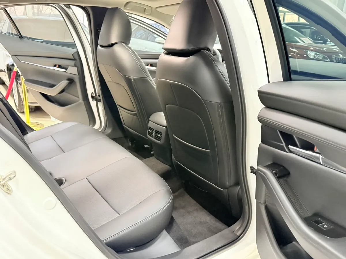 2021 Mazda 3 Axela 2.0L 158HP L4 6AT,autocango,china used car exporter,china ev exporter,chinese used car exporter,chinese used ev exporter