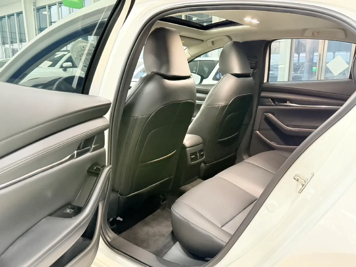 2021 Mazda 3 Axela 2.0L 158HP L4 6AT,autocango,china used car exporter,china ev exporter,chinese used car exporter,chinese used ev exporter