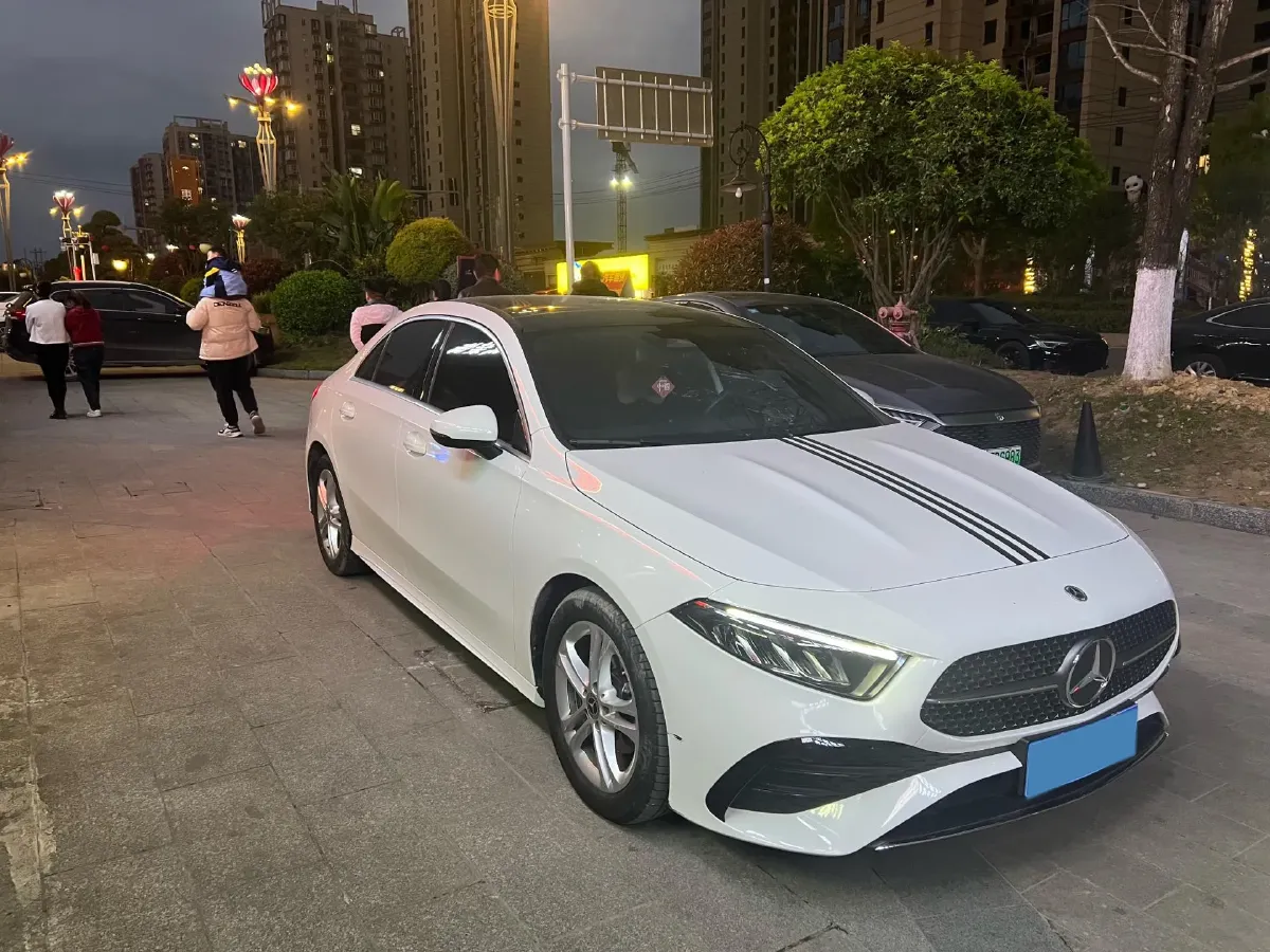 2024 Mercedes-Benz A Class 1.3T 136HP L4 7DCT,autocango,china used car exporter,china ev exporter,chinese used car exporter,chinese used ev exporter