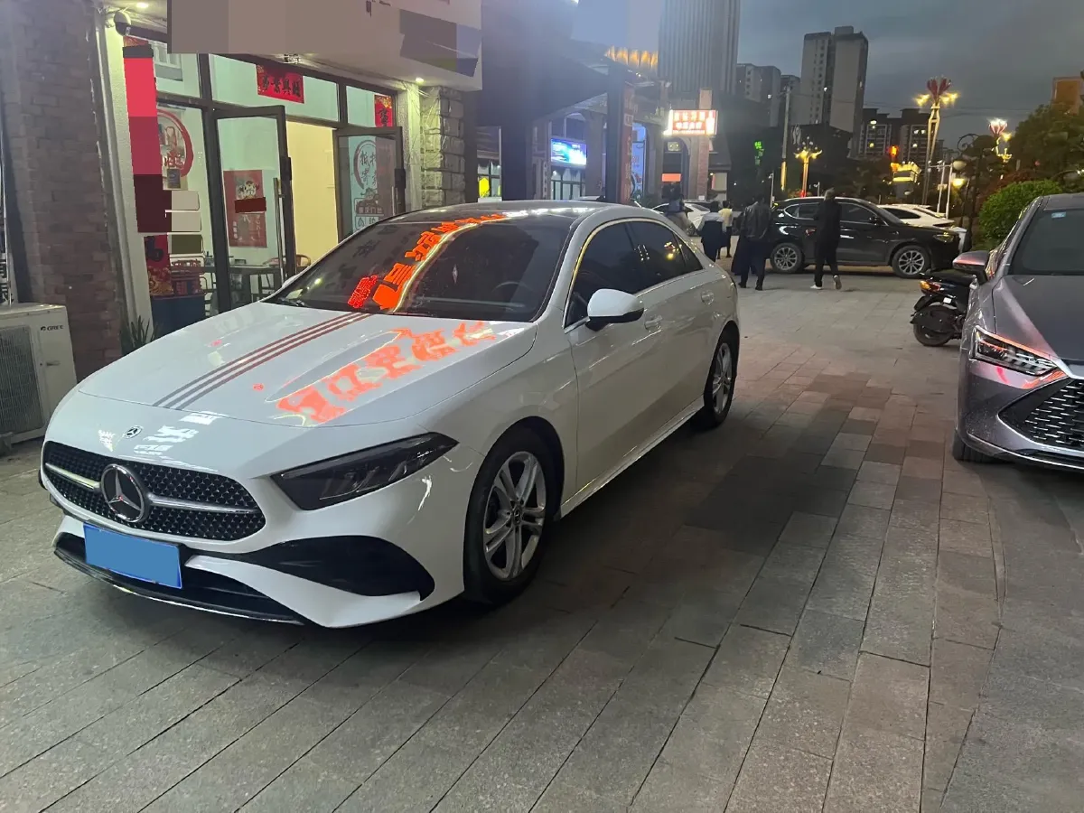 2024 Mercedes-Benz A Class 1.3T 136HP L4 7DCT,autocango,china used car exporter,china ev exporter,chinese used car exporter,chinese used ev exporter