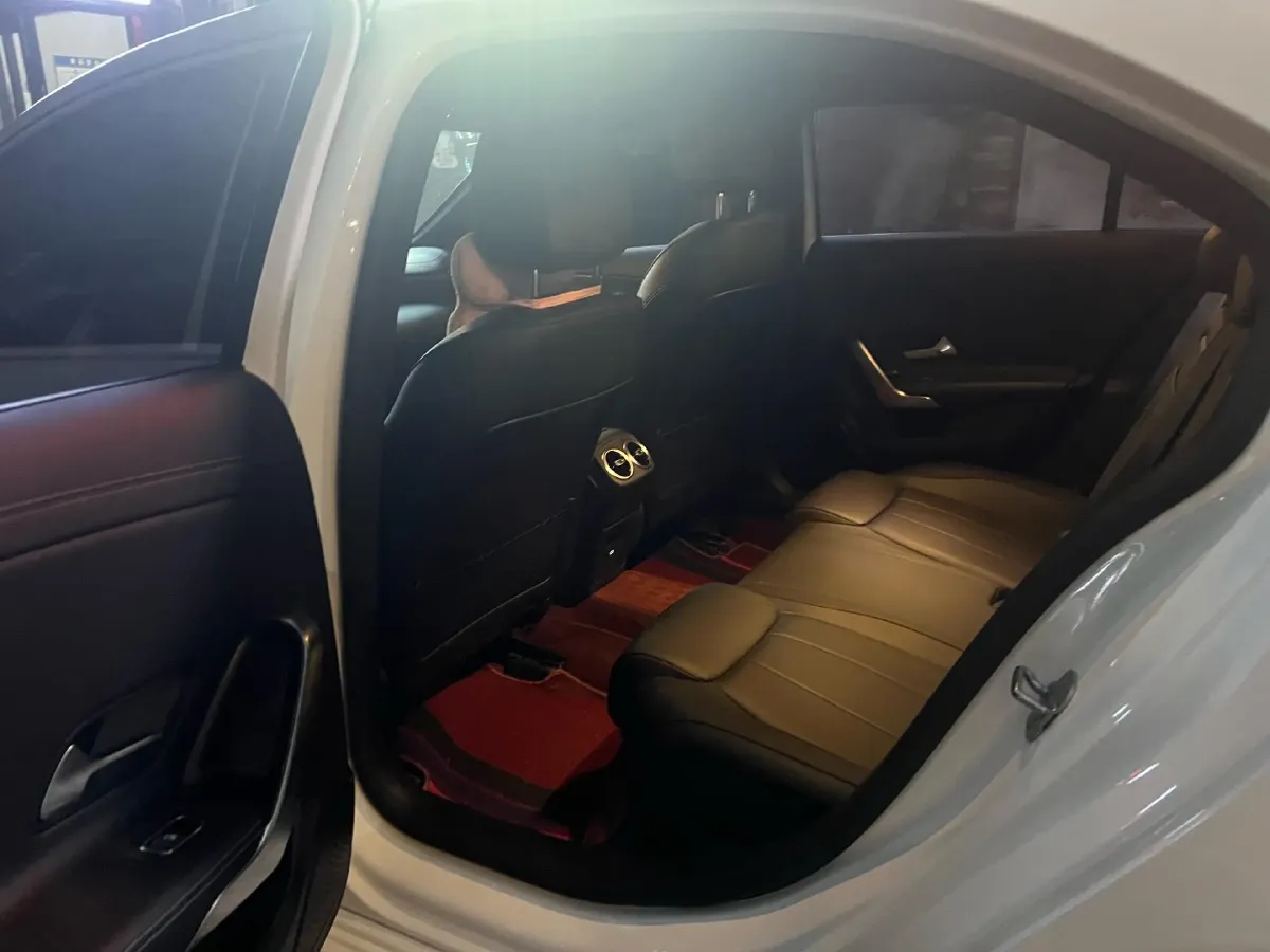 2024 Mercedes-Benz A Class 1.3T 136HP L4 7DCT,autocango,china used car exporter,china ev exporter,chinese used car exporter,chinese used ev exporter