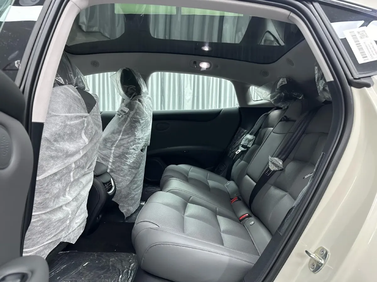 2024 IM L6 BEV 75KWH,autocango,china used car exporter,china ev exporter,chinese used car exporter,chinese used ev exporter