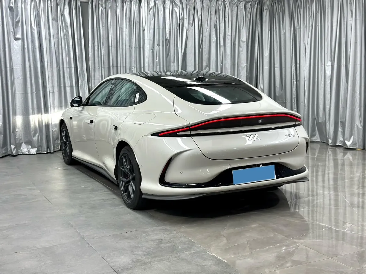 2024 IM L6 BEV 75KWH,autocango,china used car exporter,china ev exporter,chinese used car exporter,chinese used ev exporter